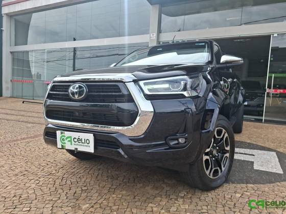 TOYOTA HILUX 2.8 D-4D TURBO DIESEL CD SRX PLUS 4X4 AUTOMÁTICO TOYOTA HILUX 2.8 D-4D TURBO DIESEL CD SRX PLUS 4X4 AUTOMÁTICO